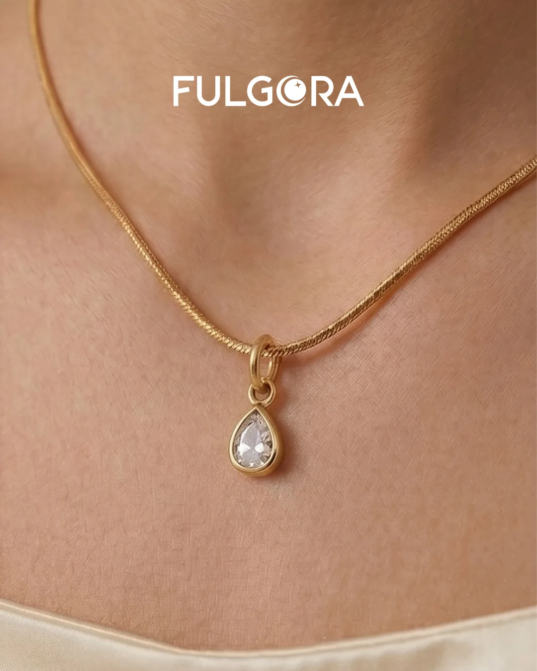 Collar Minimalista Gota de Agua - Oro y Circonita