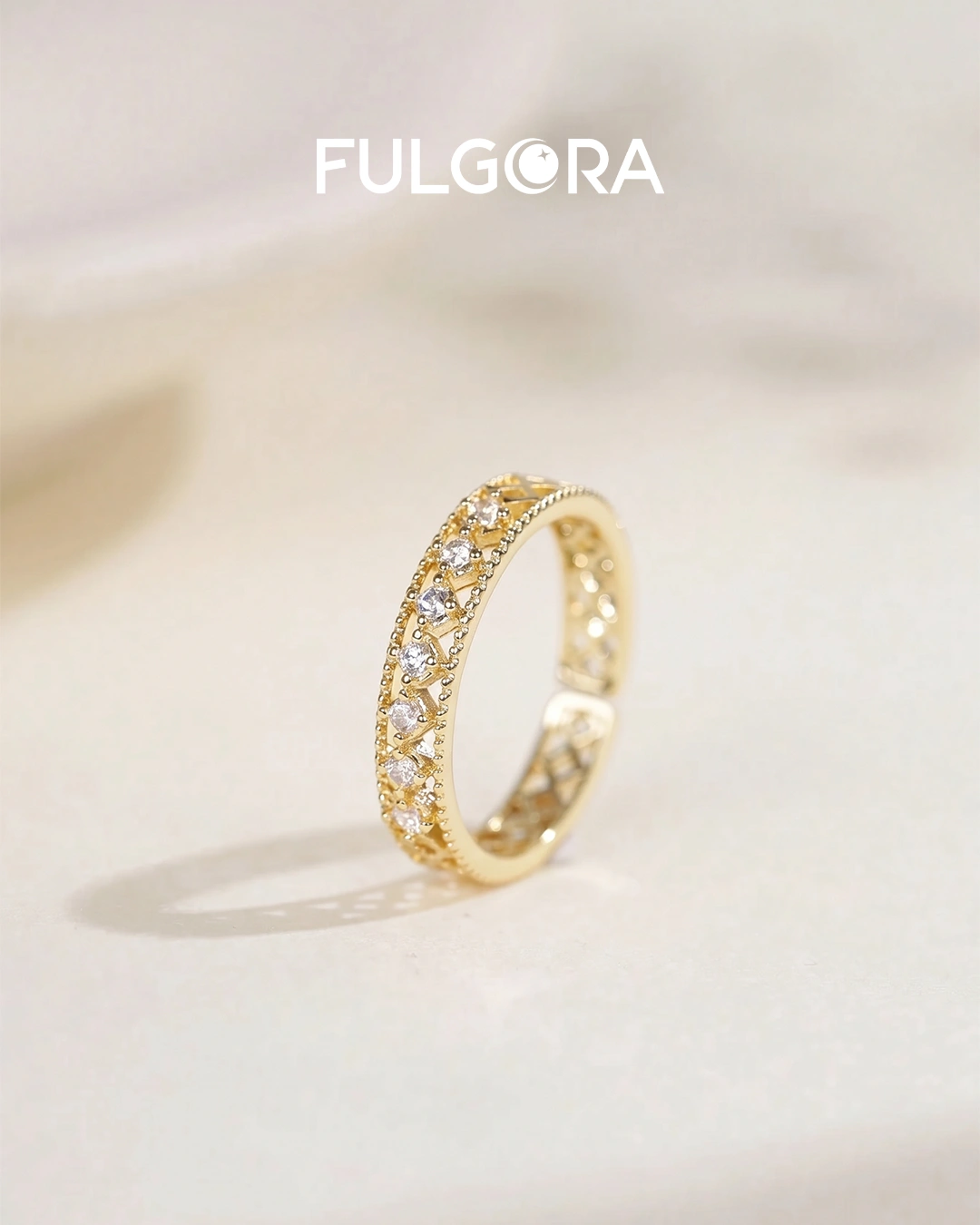 Anillo Ajustable Elegante - Micro Pavé y Circonitas