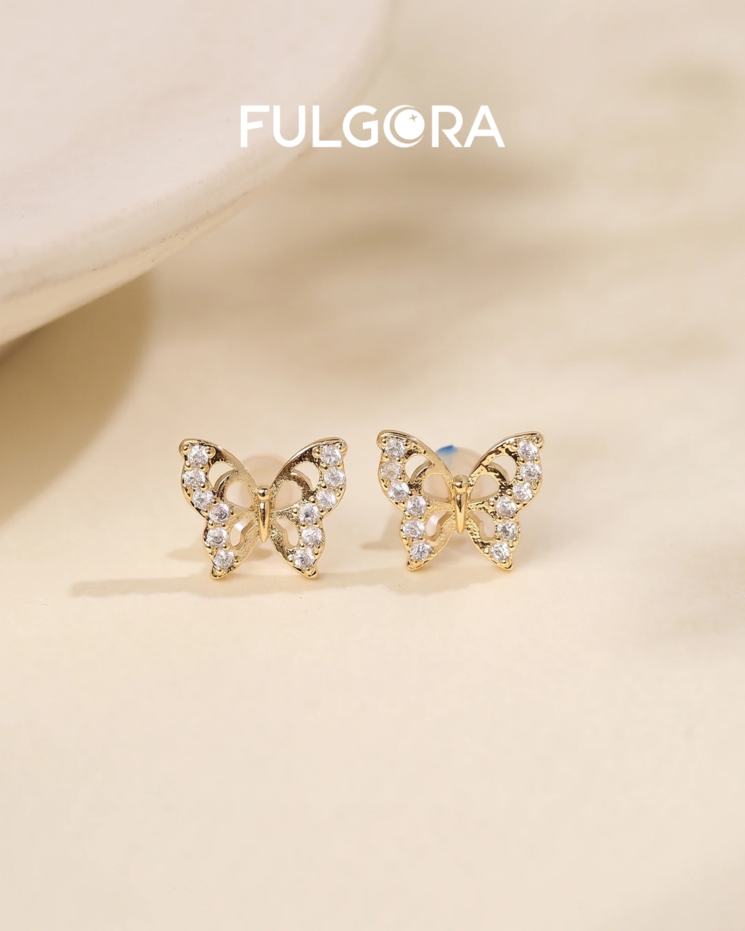 Pendientes Elegantes Mariposa - Diseño Delicado y Circonitas