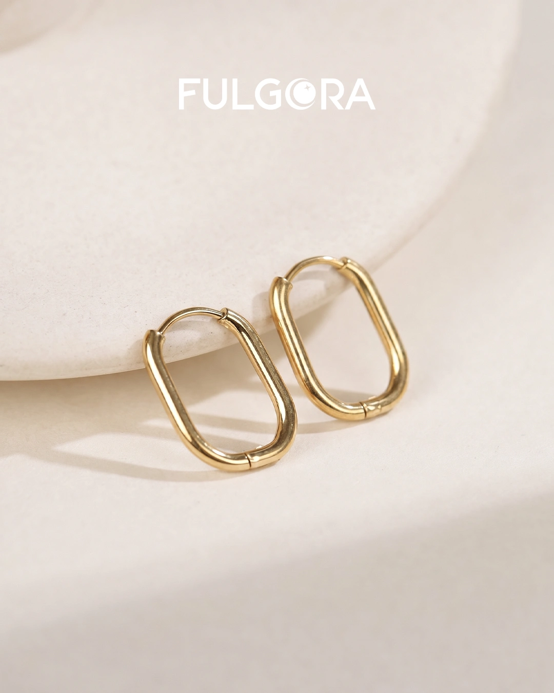 Pendientes Clásicos Óvalo - Diseño Elegante y Dorado