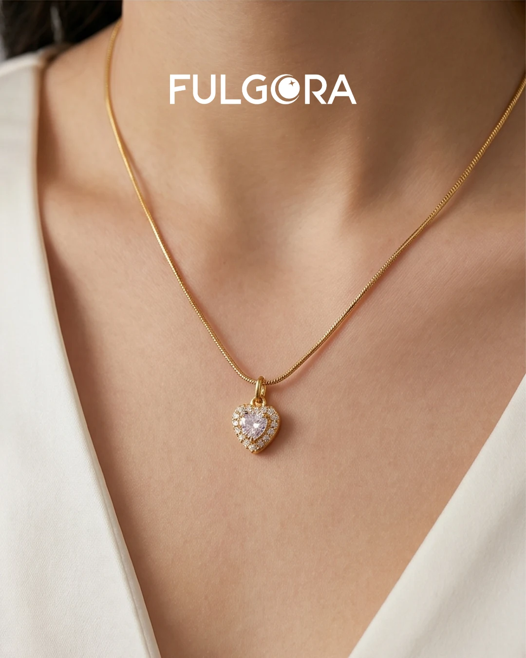 Collar Elegante Corazón - Cadena de Serpiente y Circonita