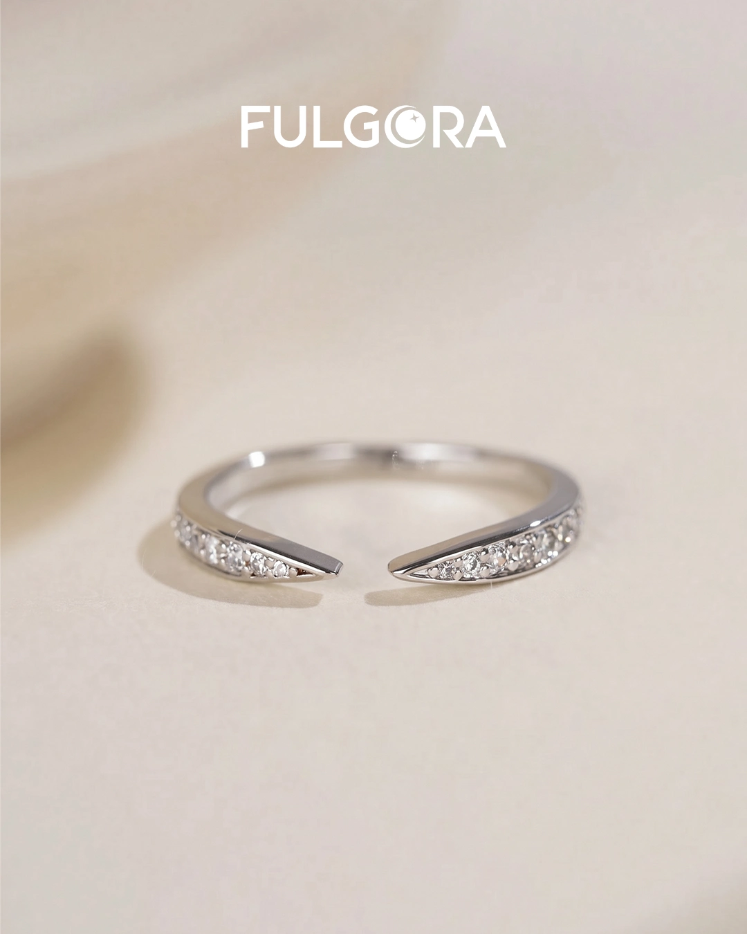 Anillo Minimalista Ajustable - Plata y Circonitas