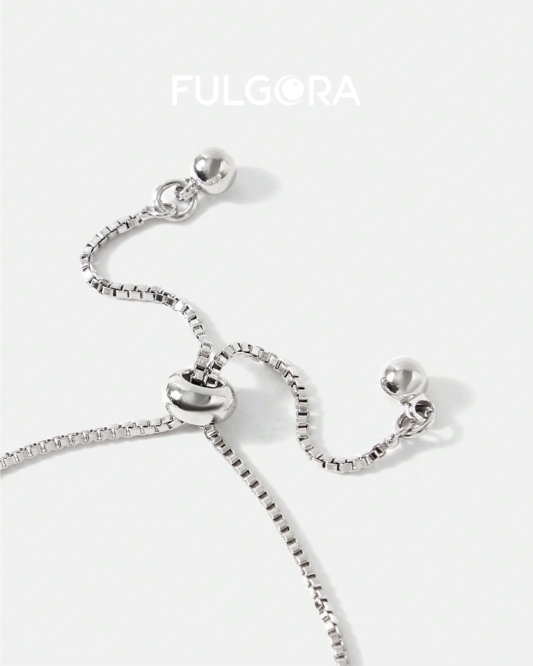 Brazalete Elegante de Hoja - Plata y Piedras Brillantes