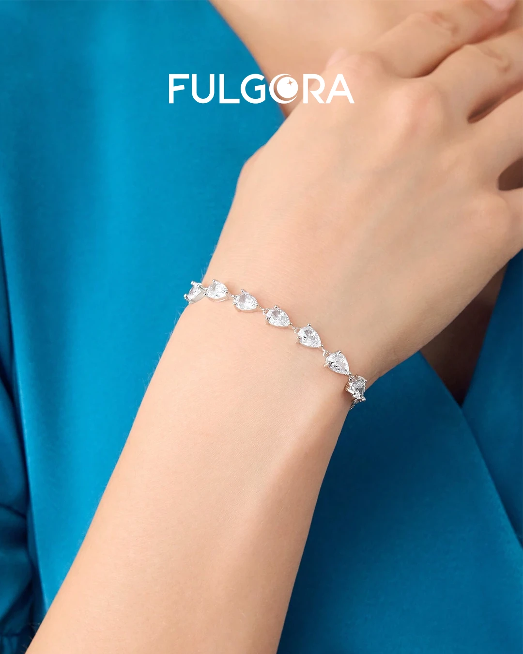 Brazalete Elegante de Hoja - Plata y Piedras Brillantes