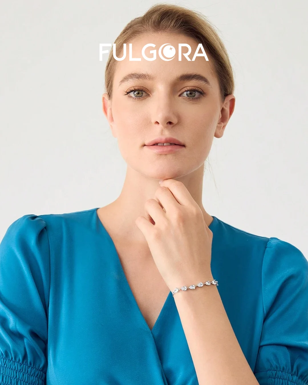 Brazalete Elegante de Hoja - Plata y Piedras Brillantes