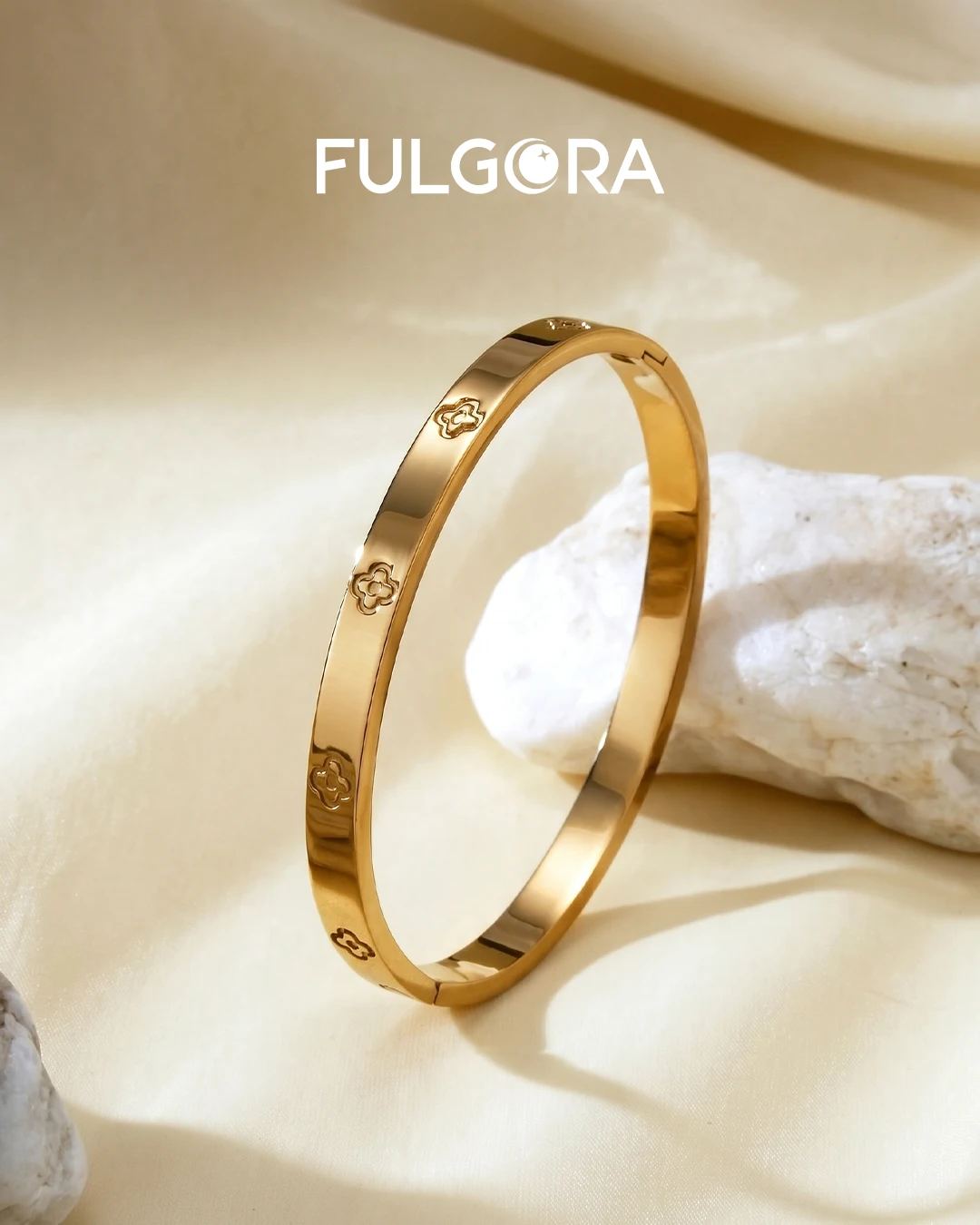 Brazalete Elegante de Presión - Diseño Trébol y Oro